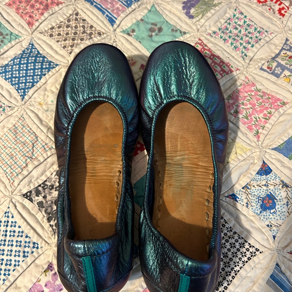 Tieks leather ballet flats size 8 color shift